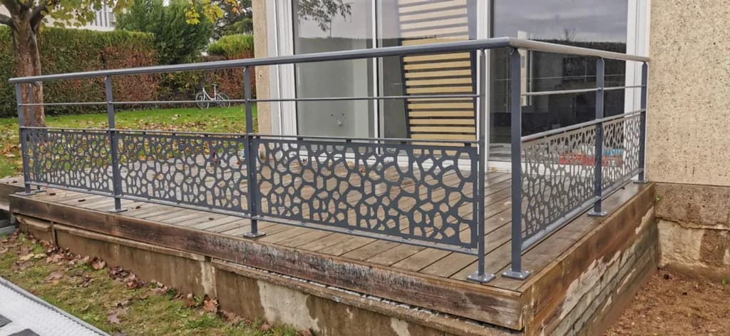 Garde-corps de terrasse à découpe laser